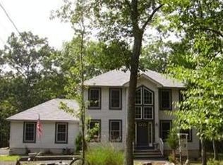 143 Arbutus Ln, Milford, PA 18337