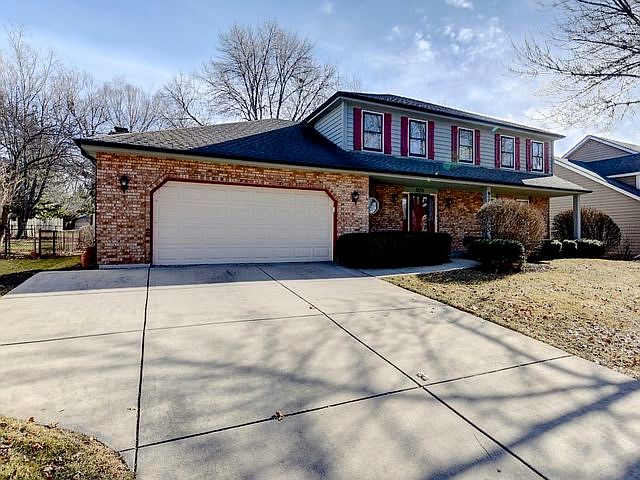1st image of 928 Piedmont Cir