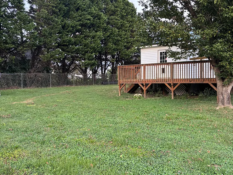 116 Patricia Dr — Photo 24