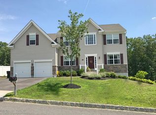 17 Christopher Dr, Howell, NJ