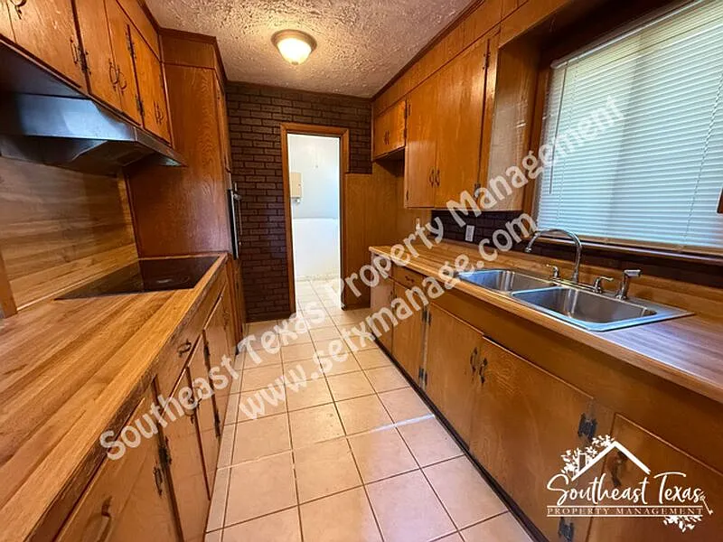 3 bed, 2.0 bath, 1437 sqft, $1,500 — Photo 4