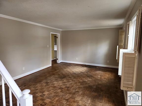2nd image of 714 Susan Ln