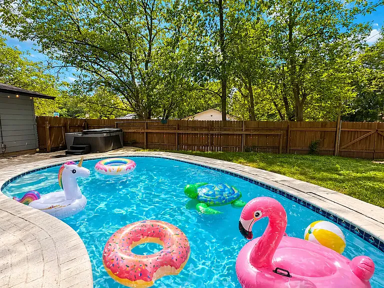 8910 Slayton Dr — Photo 1