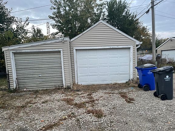 Detached two stalls