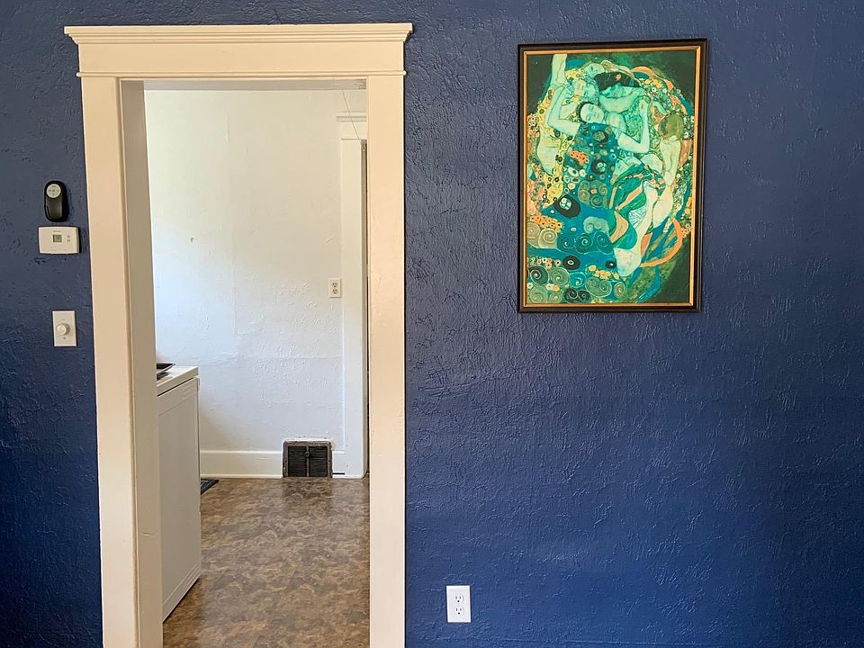 living room to kitchen