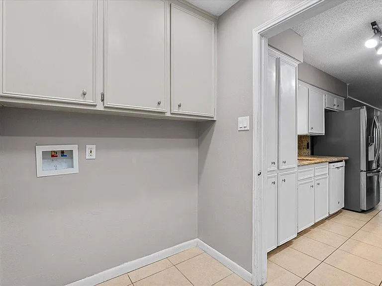 883 Silverpines Rd — Photo 16