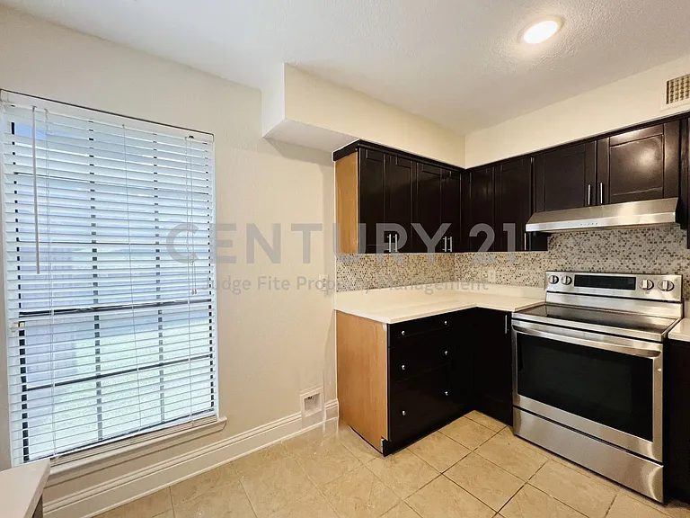 4220 Madera Rd — Photo 11