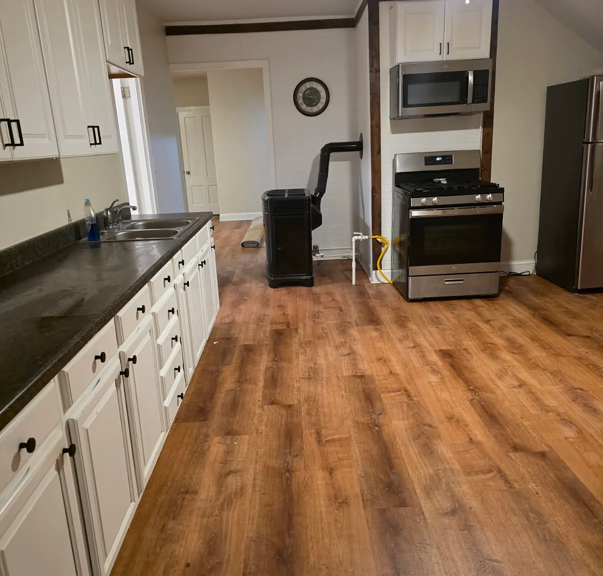 3 bed, 1100 sqft, $1,850 — Photo 4