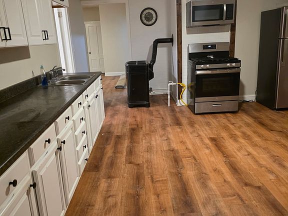 4th image of 439 Middle St #3