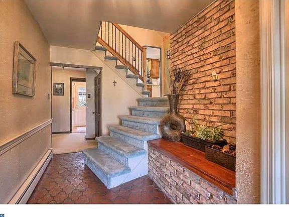 4th image of 1447 Shaner Dr