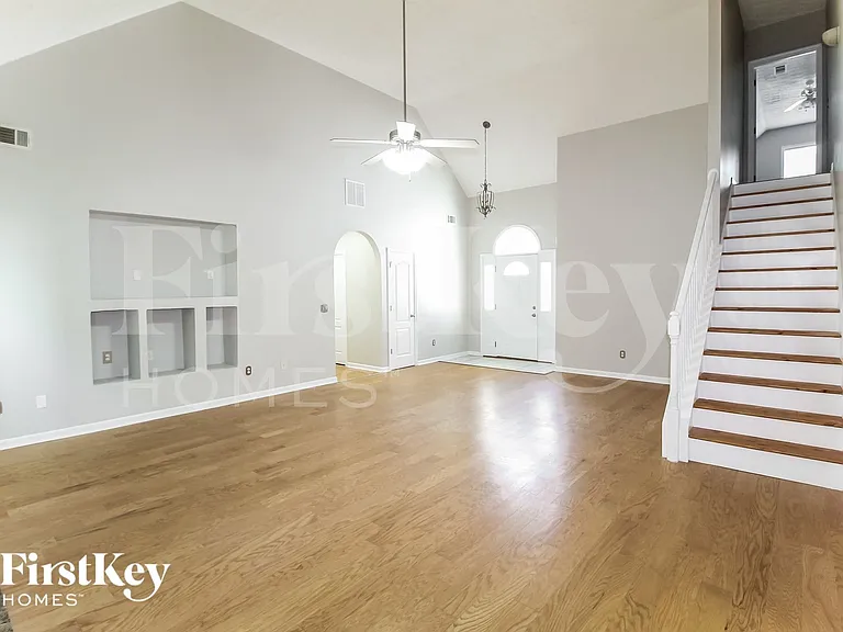 20 Lamar Ln — Photo 4