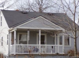 1243 Meadowlawn Dr, Pontiac, MI 48340