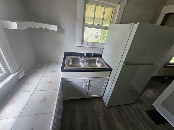 3rd image of 505 E Johnson Ave