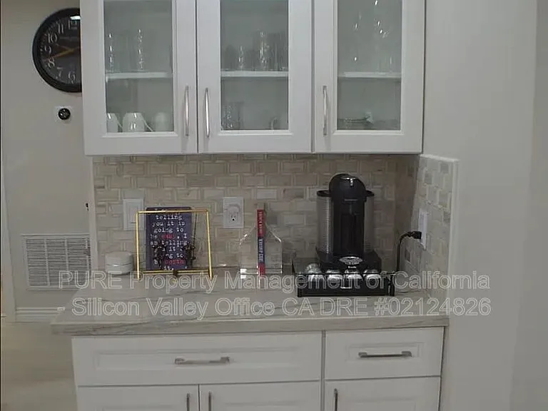 21518 Almaden Rd — Photo 5