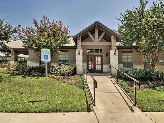 3rd image of 2424 Arbor Dr