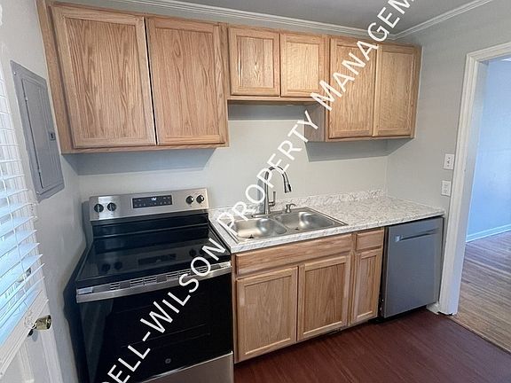 5th image of 2221 Bernard St
