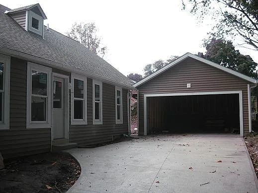 2250 W 7th St — Photo 3