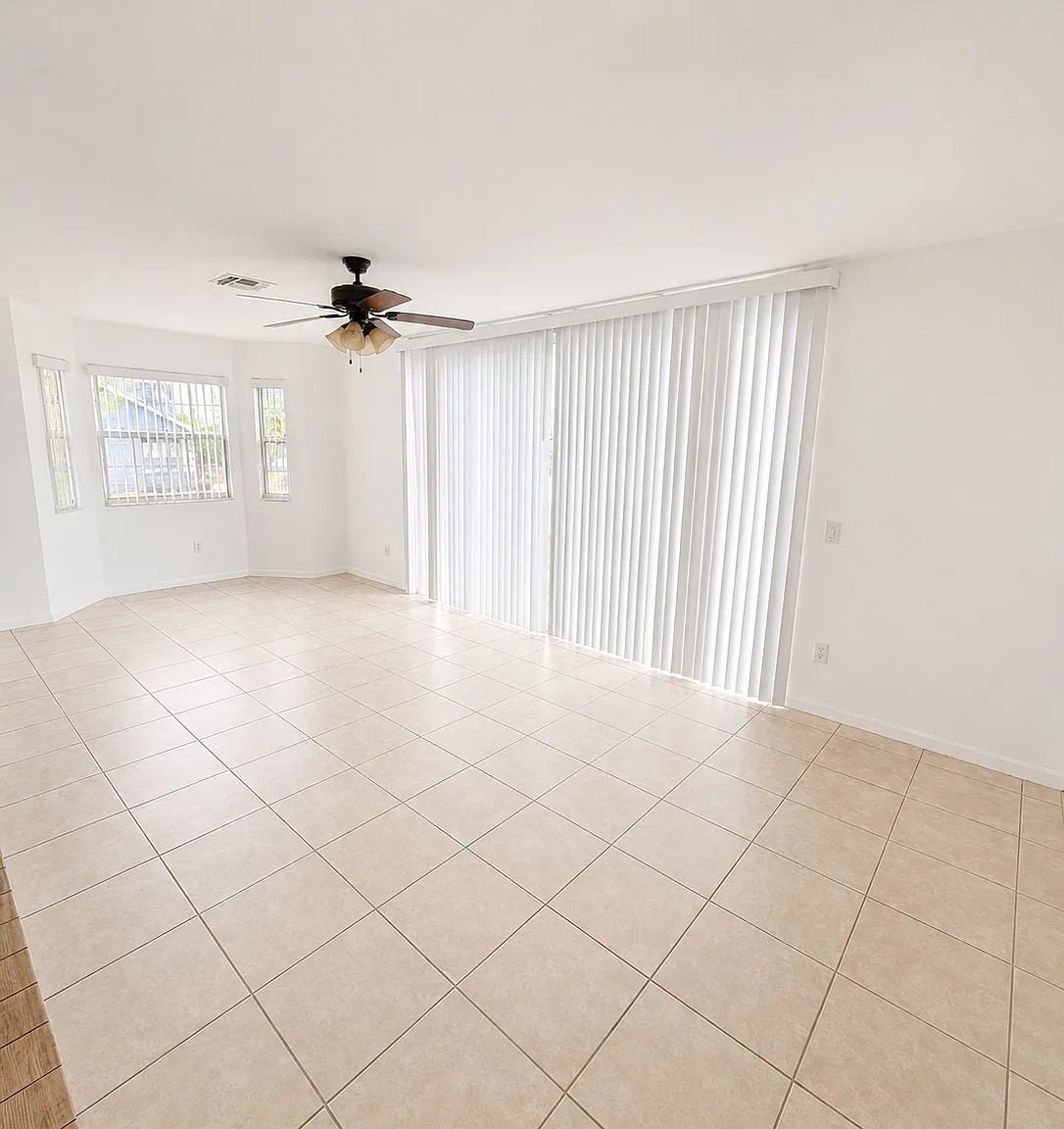 3 bed, 1600 sqft, $1,700 — Photo 2