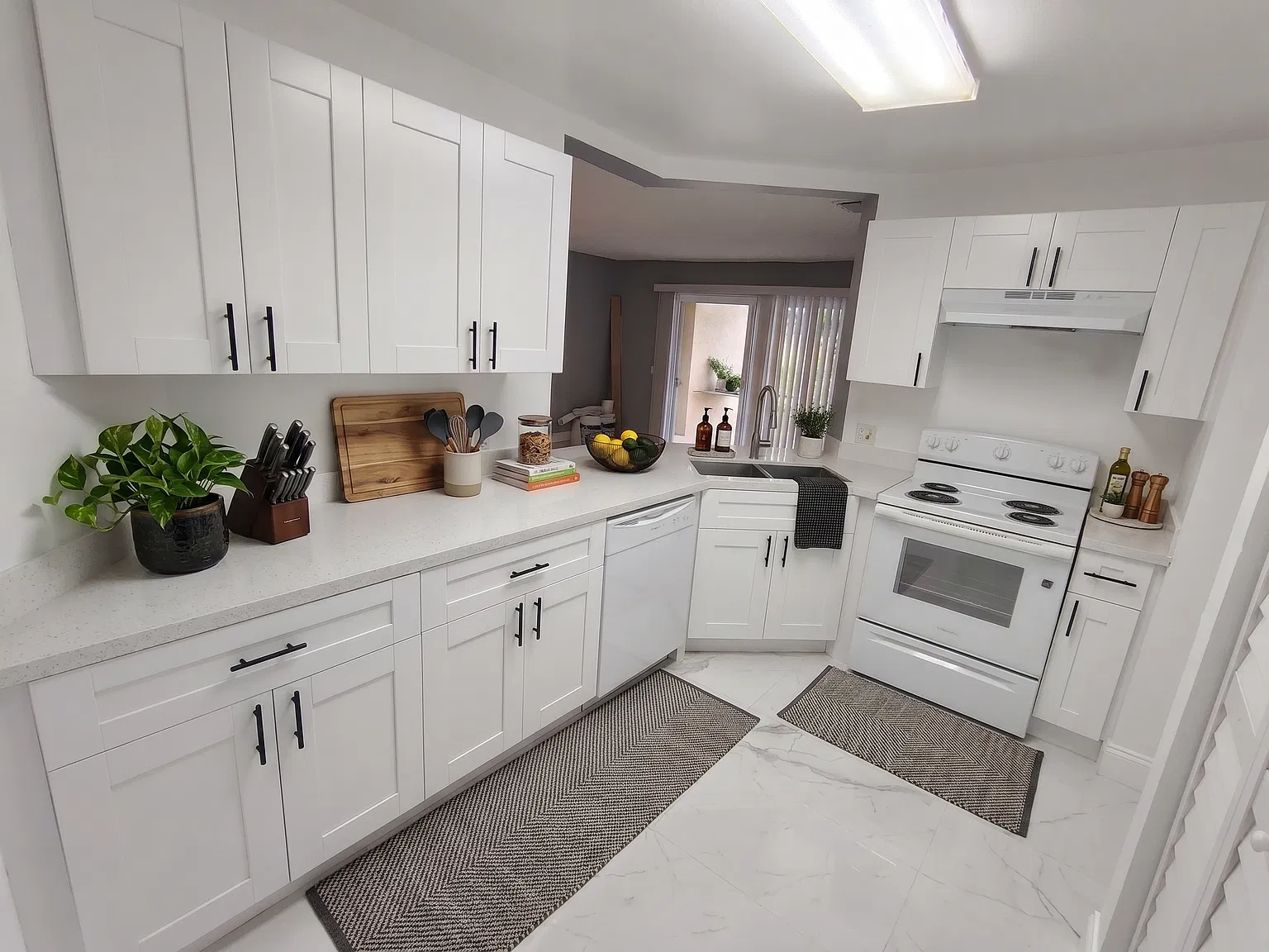 2 bed, 1020 sqft, $2,000 — Photo 4