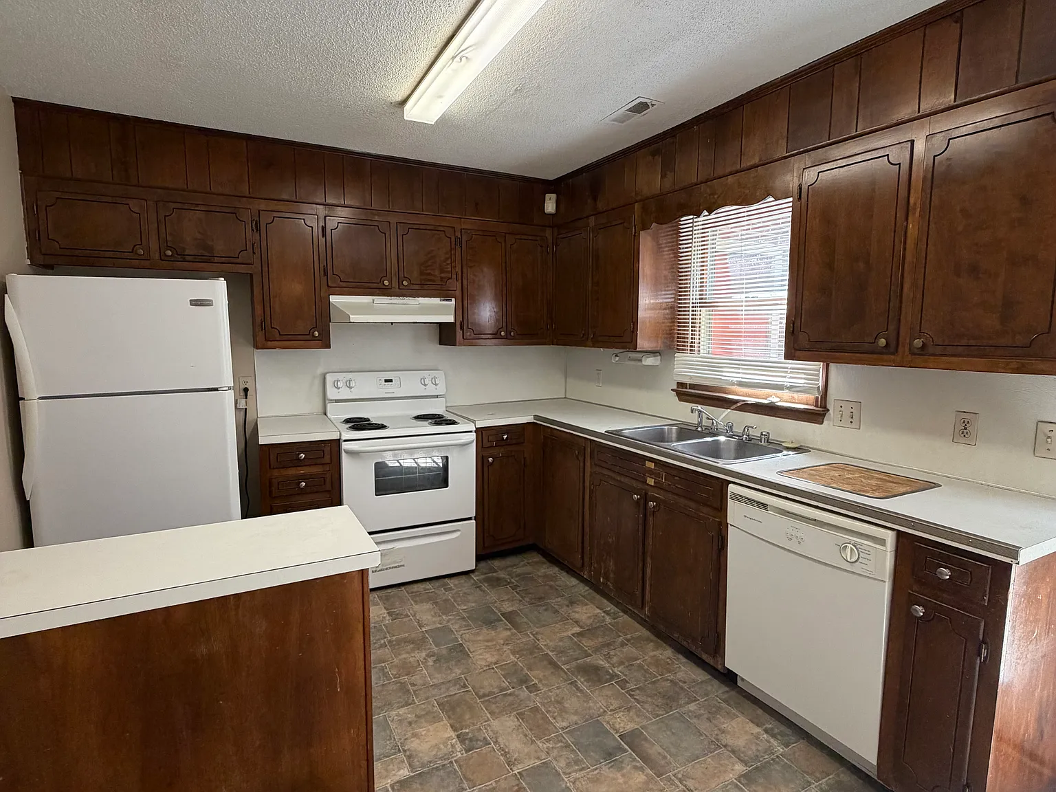 2 bed, 1.5 bath, 1152 sqft, $1,050 — Photo 4