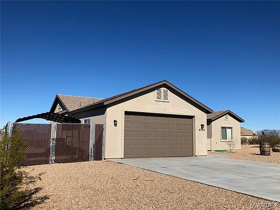 2nd image of 8729 N Ironwood Dr