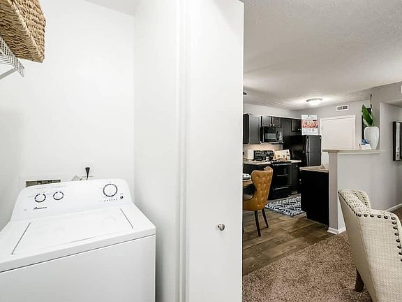 3rd image of 2508 Bridgestone Dr