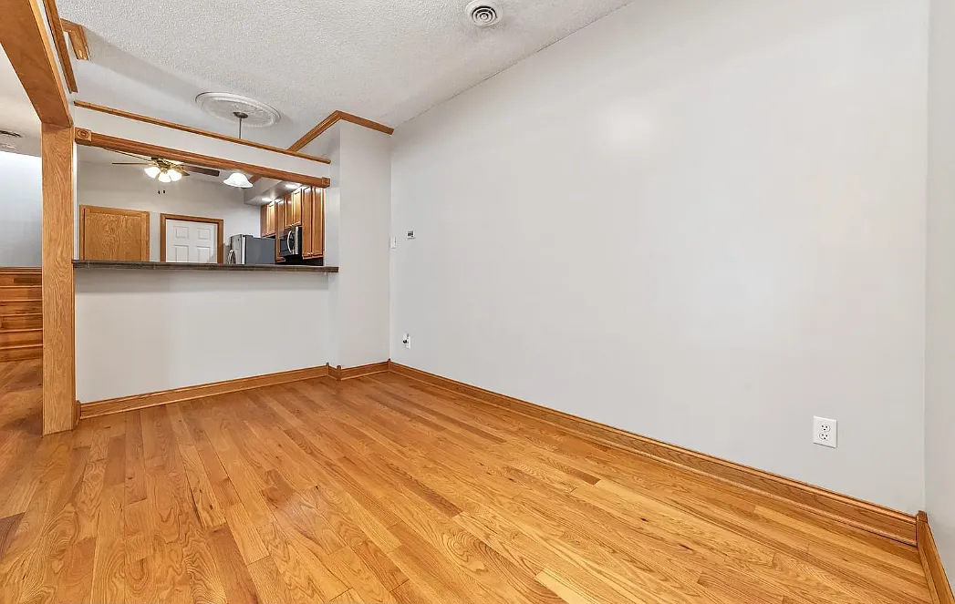 2 bed, 1.5 bath, 1489 sqft, $2,050 — Photo 4