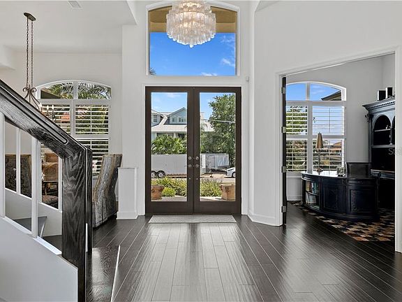 4th image of 5117 W Poe Ave