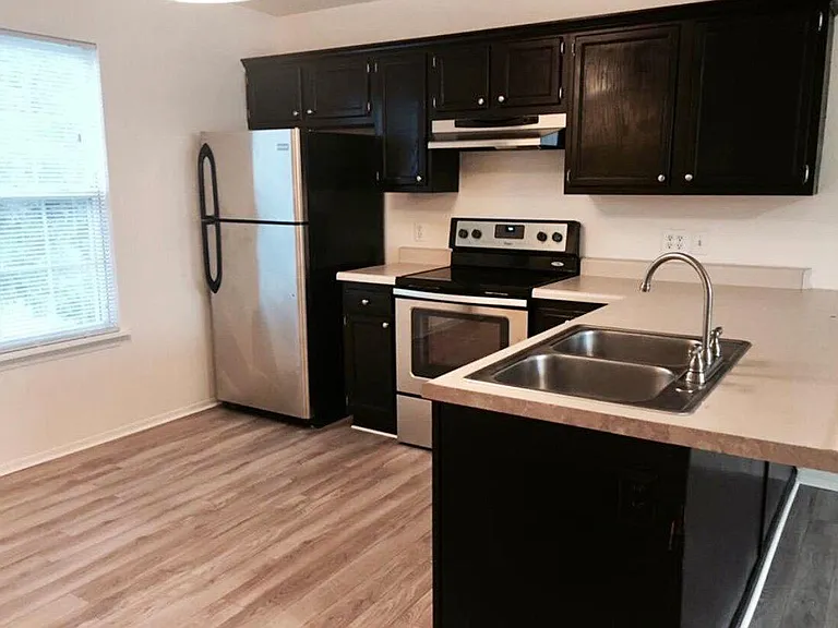 280 S Lewis Ave #1 — Photo 2