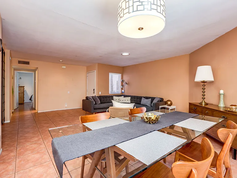 1434 S Camino Real — Photo 11