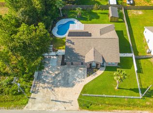 715 Hogan St, Waveland, MS 39576