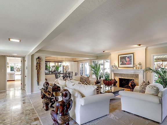 3rd image of 6572 Camelia Dr