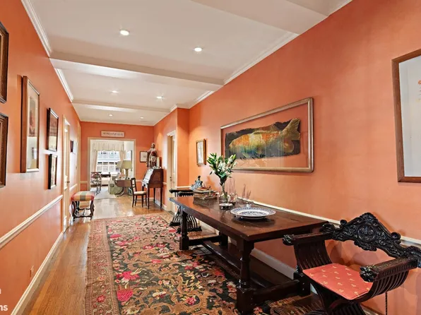 131 East 69th Street image 1 of 8