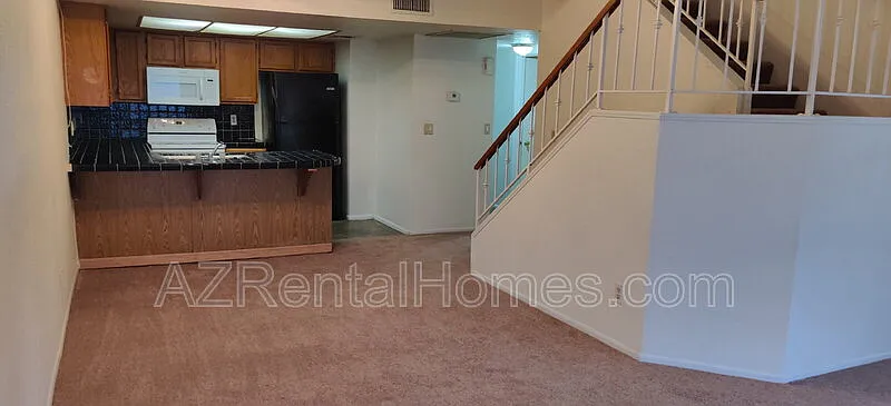 3 bed, 2.0 bath, 1444 sqft, $1,849 — Photo 2