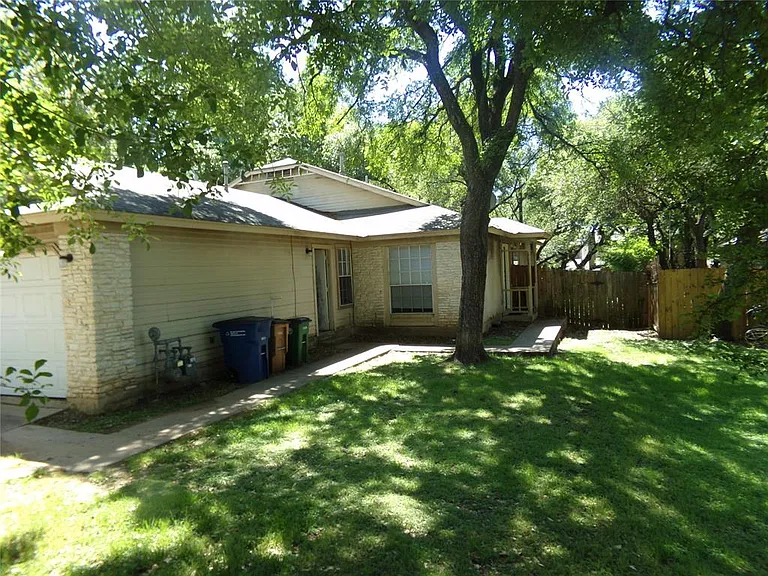 4505 Brown Bark Pl #B — Photo 1
