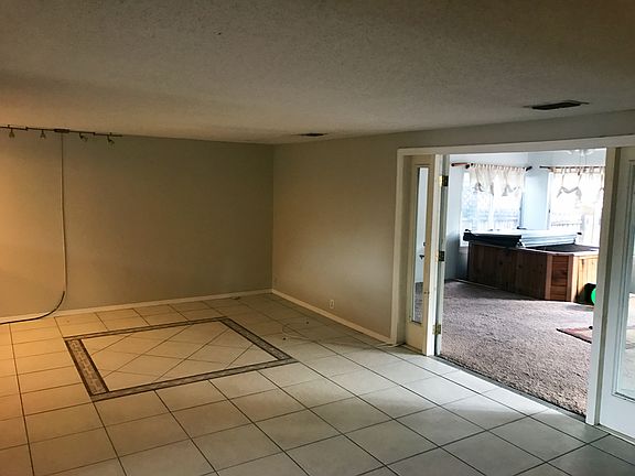 3rd image of 8415 N Albany Ave APT C