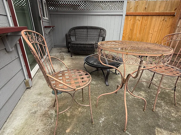 871 E Oak St #A — Photo 14