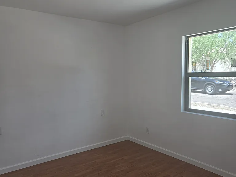 2246 E 6th St #2 — Photo 7