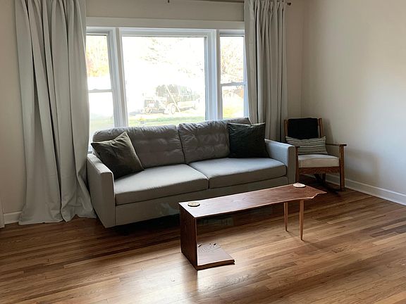 5th image of 109 Short St #A
