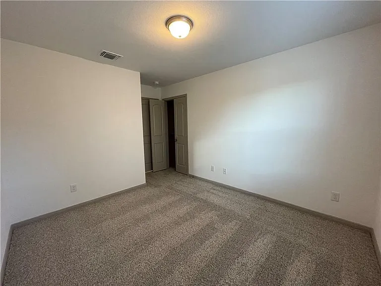 917 Hollyhock Dr — Photo 23