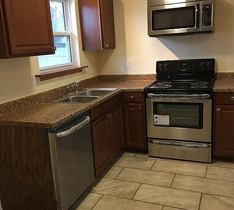 4th image of 1502 S Bruce Ave