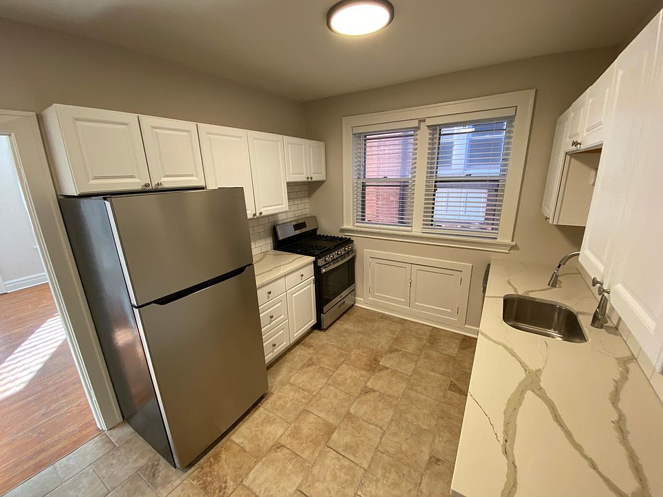 1st image of 1021 Art Hill Pl #1L