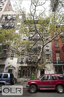 5th image of 141 E 13th St APT 4