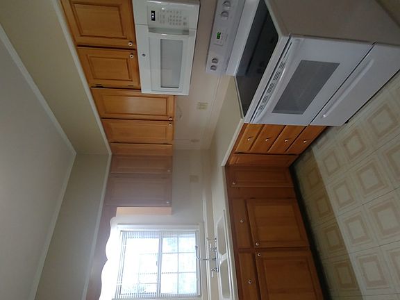 5th image of 10181 Rogers Dr
