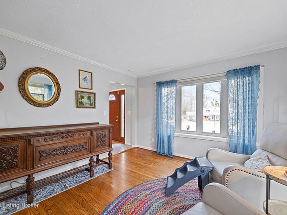 4th image of 10204 Hearthstone Ct