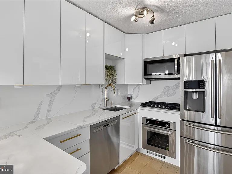 5225 Pooks Hill Rd #715N — Photo 7