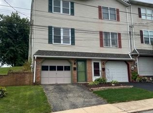 392 3rd Ave, Parkesburg, PA 19365