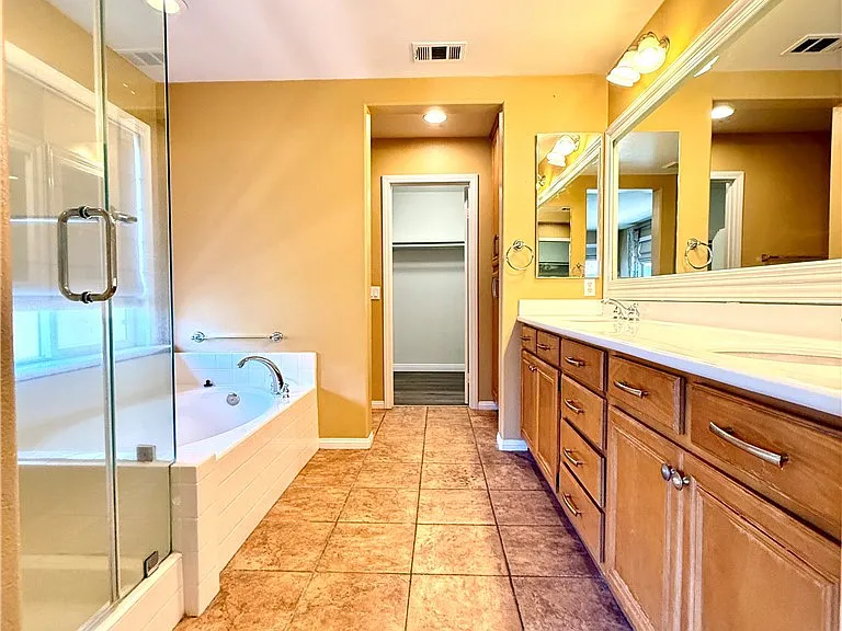1319 Jacaranda Cir — Photo 13