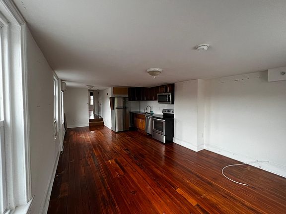 3rd image of 2809 W Girard Ave Unit 3