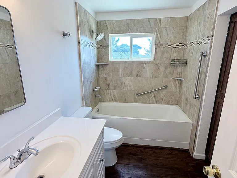 548 N Armstrong Ave — Photo 7